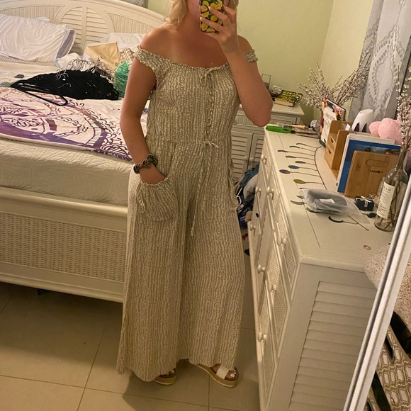 Tan and beige jumpsuit from Stitch & Feather - Picture 2 of 4